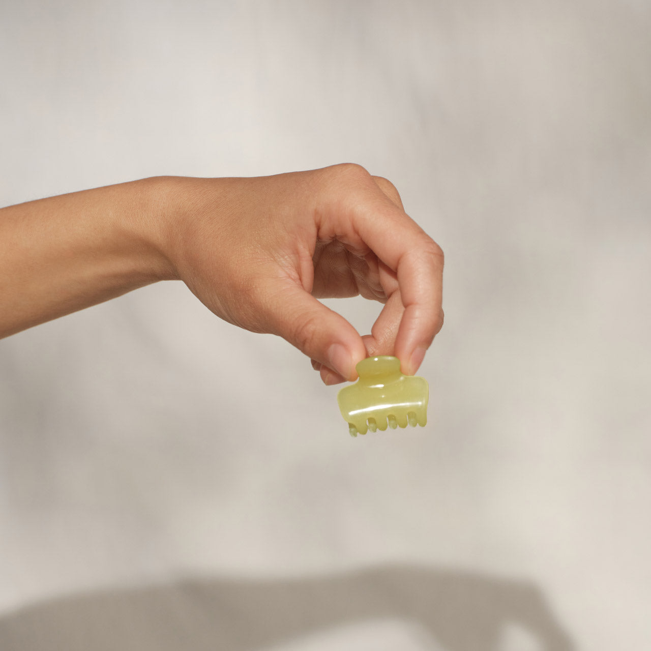 Pearlized Cream &amp; Butter Yellow Jelly Cloud Clips - Mini